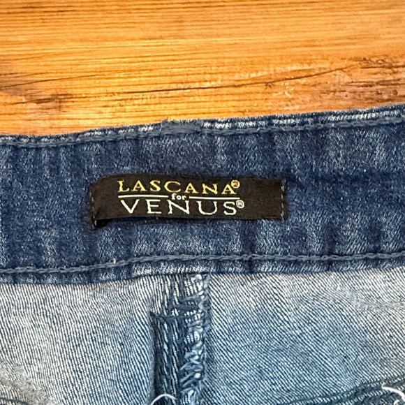 Women’s Lascana for Venus Stylish Blue and Cream Ombre Jean Shorts Size L - Picture 2 of 4